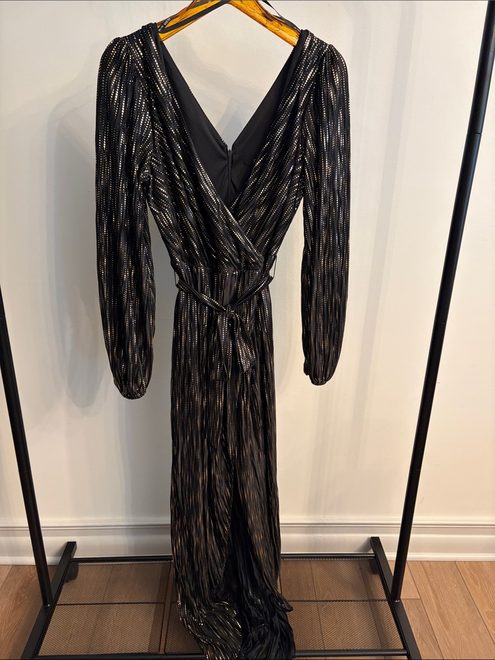Guess Black Gold Metallic Long‎ Sleeve V-Neck Faux Wrap Maxi Dress Size 4